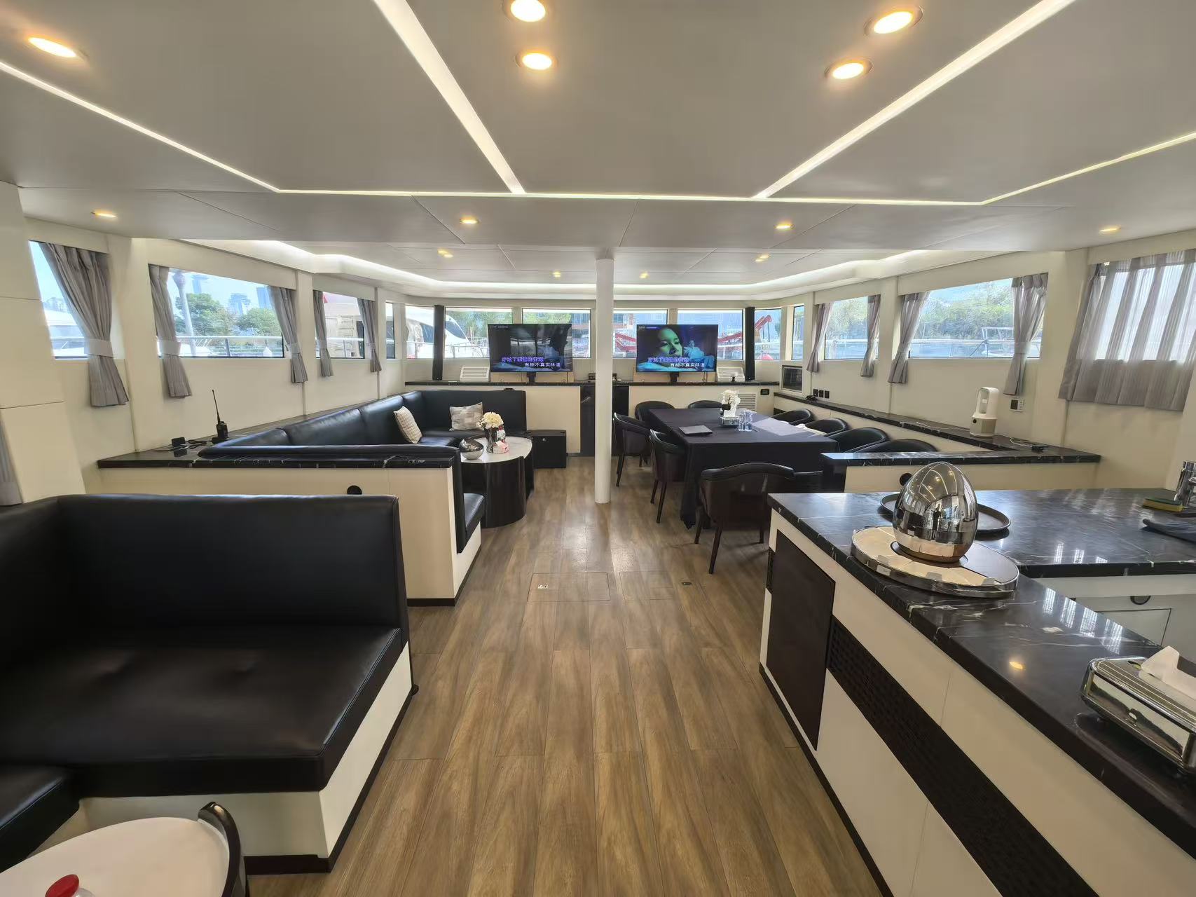 Salon and dining area of Mazarin 55 sailing catamaran