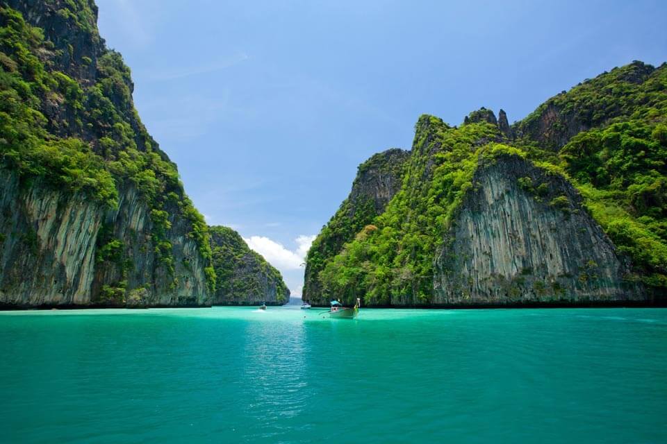 Phuket/Krabi → Phi Phi Leh & Phi Phi Don → Bamboo & Mosquito → Return