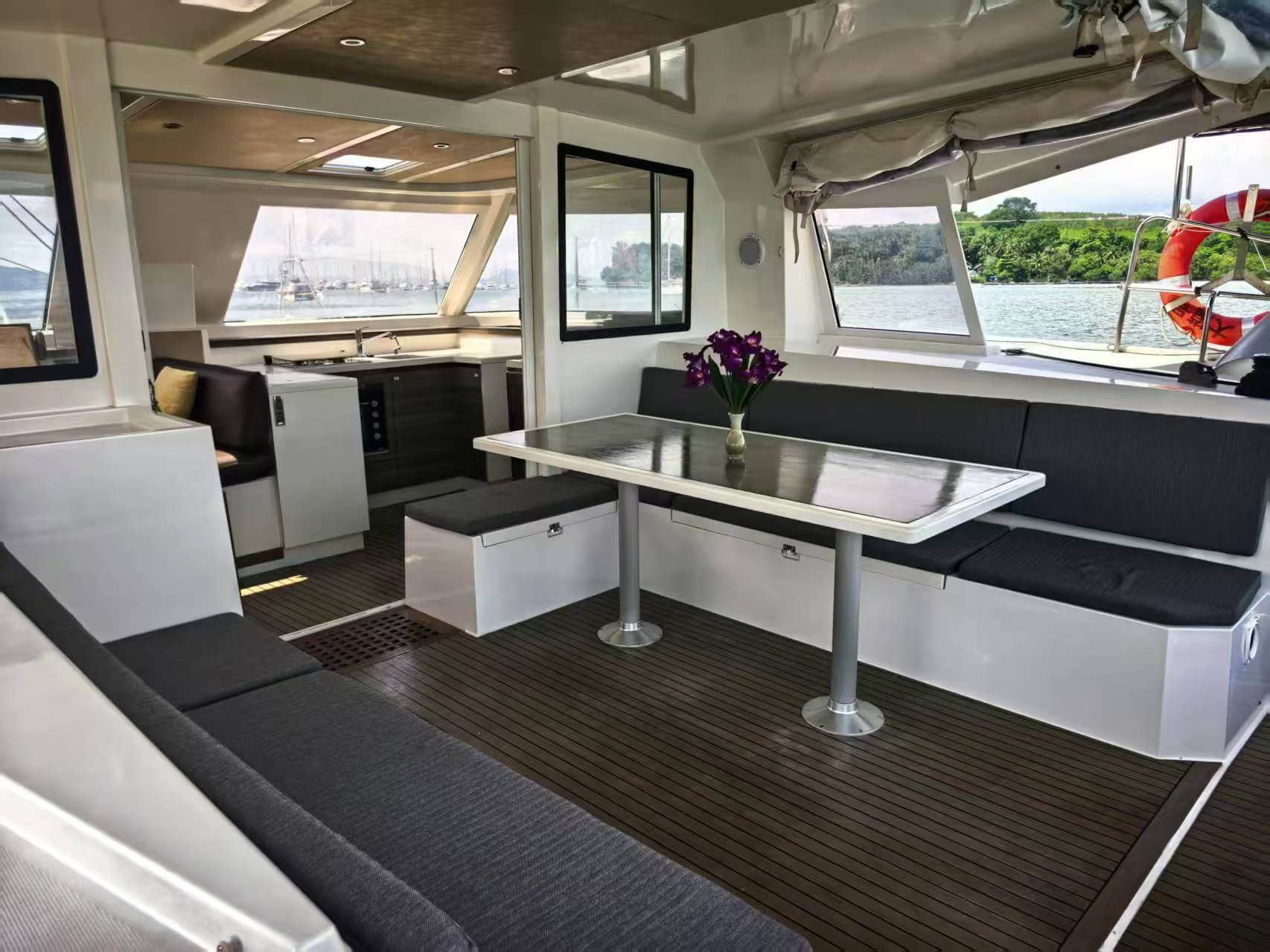 Boat photo 6