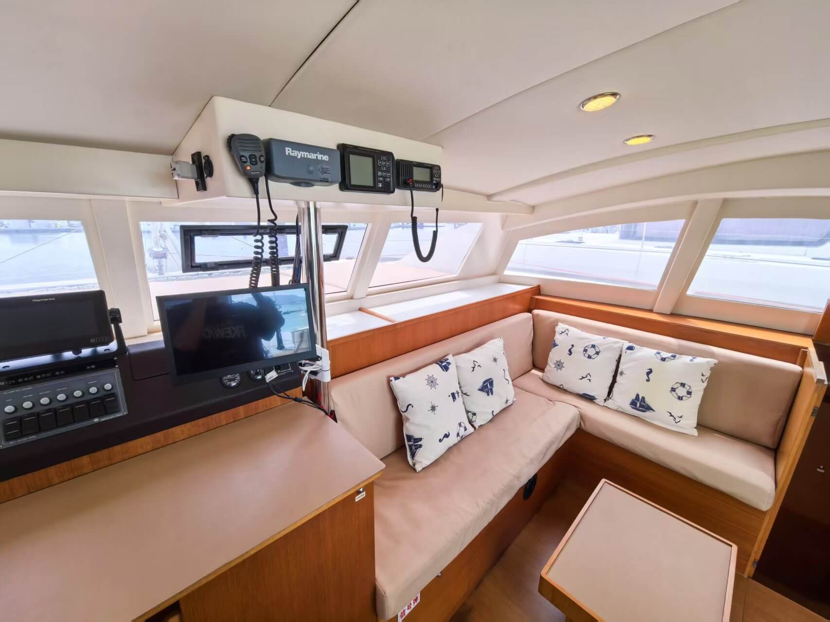 Boat photo 12