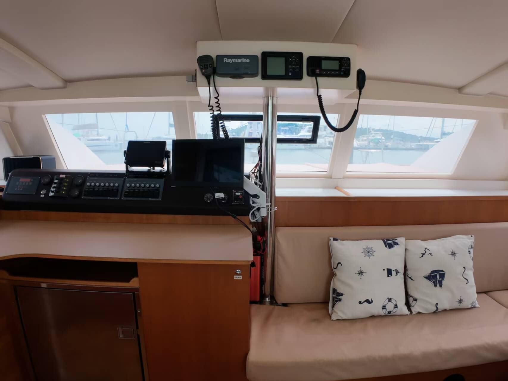 Boat photo 7