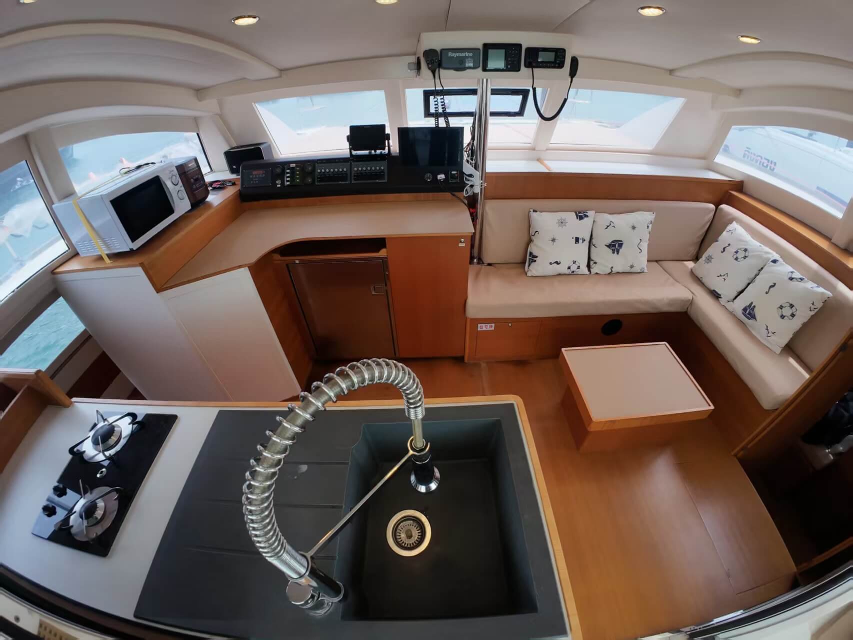 Boat photo 8