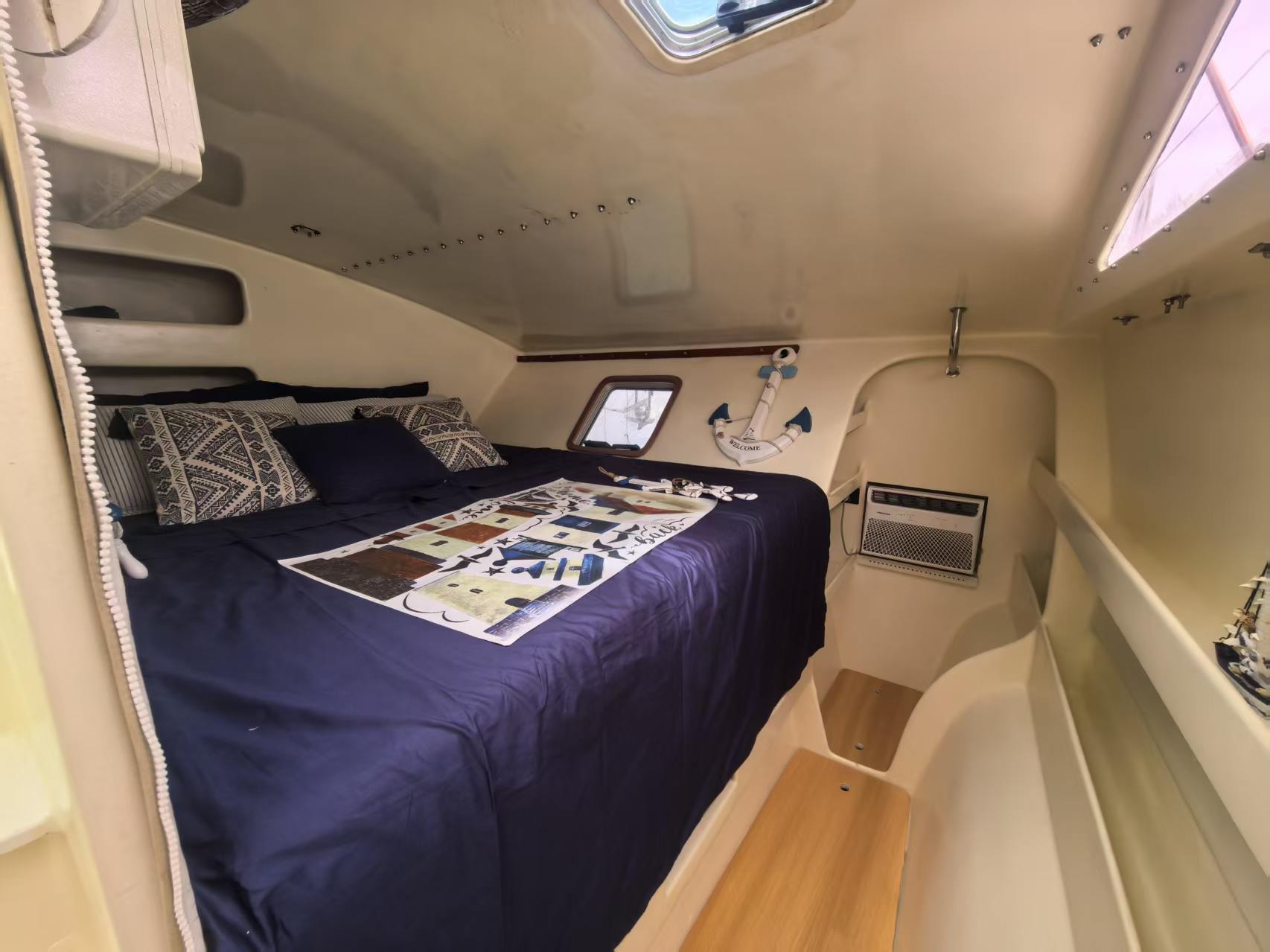 Andaman Dream blue double cabin with steps and air conditioning